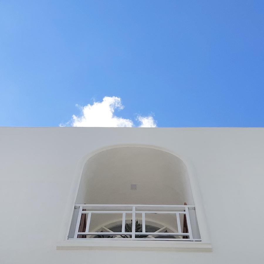 The Riton Hotel Tigaras Bagian luar foto